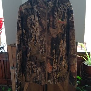 Mossy Oak zippered jacket size XL